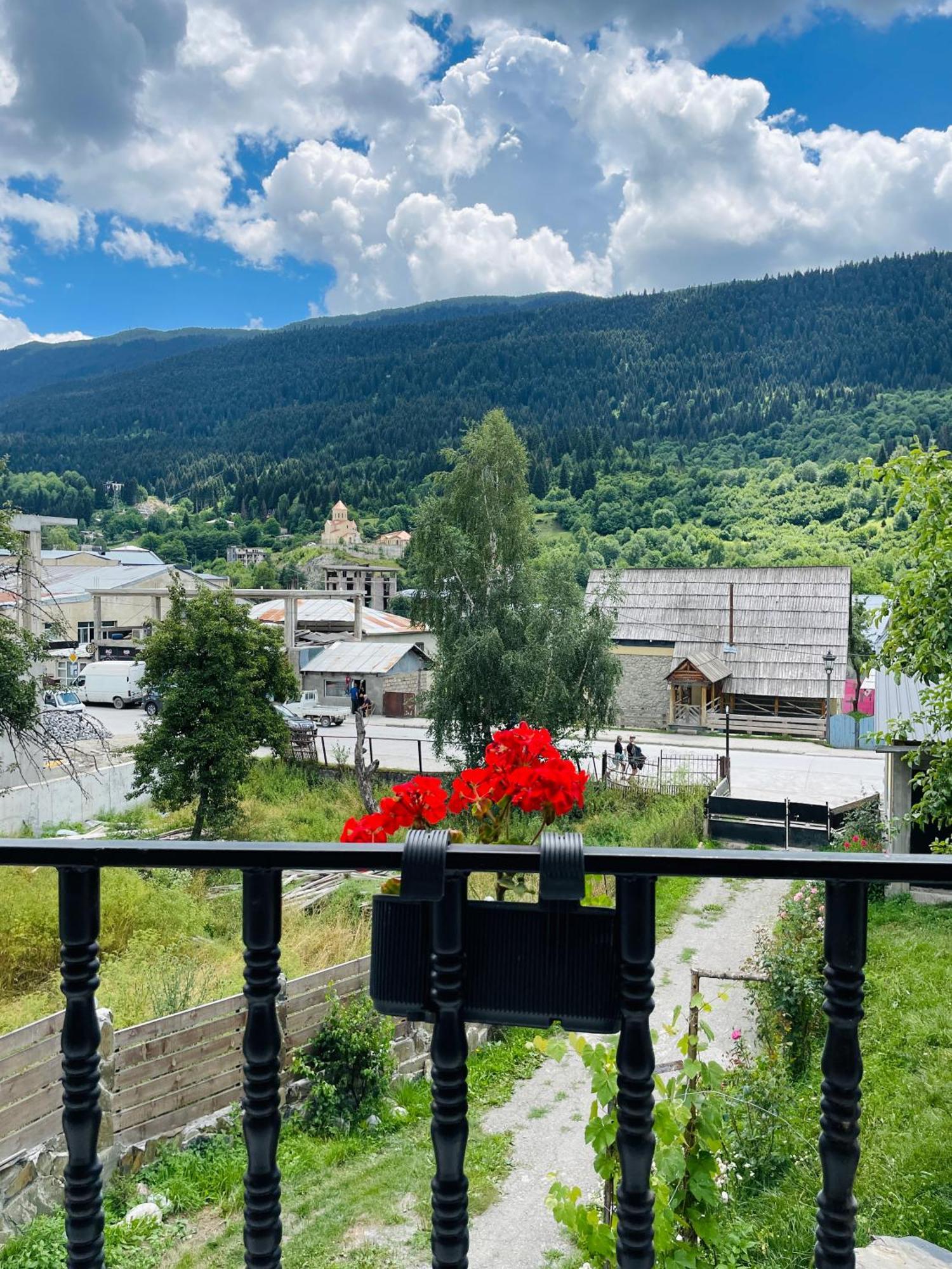 Mamuka Chartolani Guesthouse Mestia Exteriér fotografie